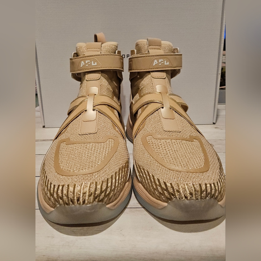 APL Men's Super Future